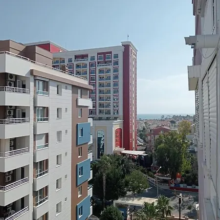 Lara Sahil Ev